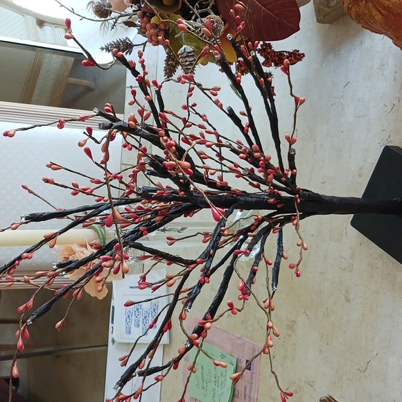 Autumn  Harvest decor/ lighted pip berry tree by valeri/Qvc,24" tall, brand new - Picture 10 of 10